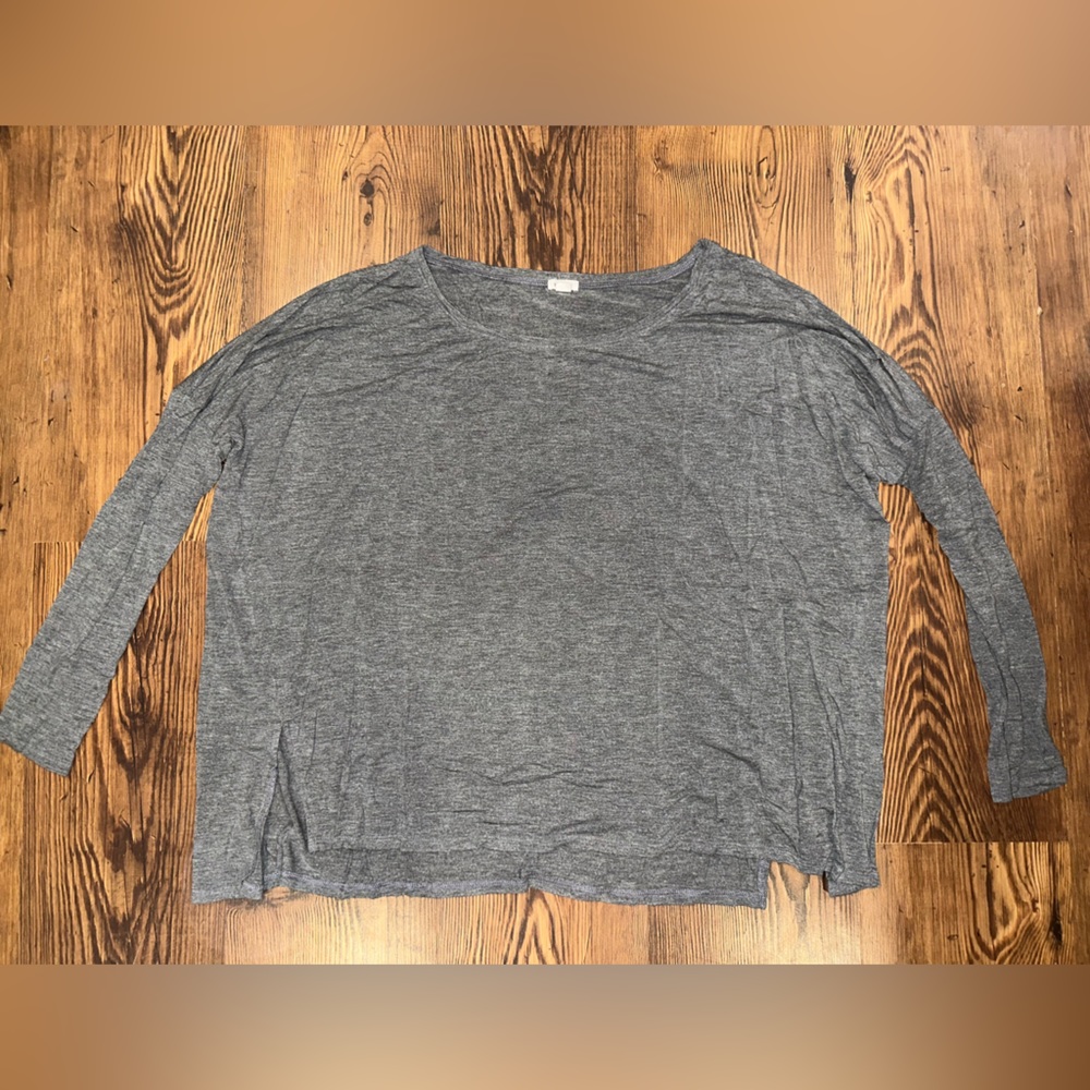 Garage oversized grey long sleeve shirt. Tight sleeves